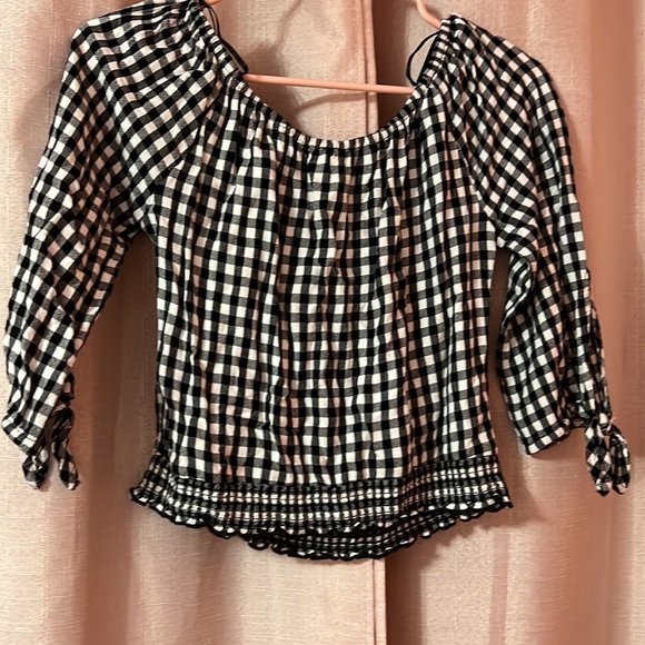 hollister off-shoulder top - Picture 3 of 4